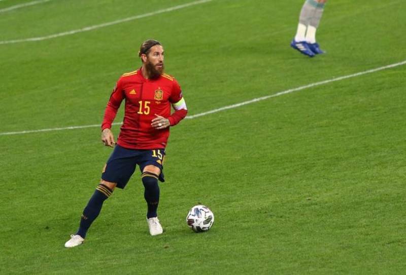 CB Trong Bóng Đá Là Gì? Giải Mã Vị Trí Sống Còn Trong Mỗi Trận Cầu 2 CB trong bóng đá là gì?