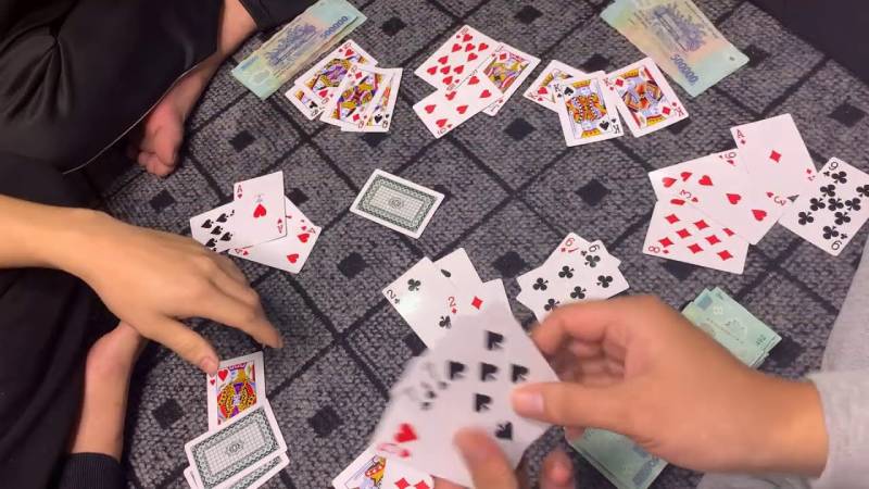 Top 5 Thủ Thuật Đánh Bài Phỏm Giúp Bạn Chơi Đâu Thắng Đó 4 Đánh rác có chiến lược