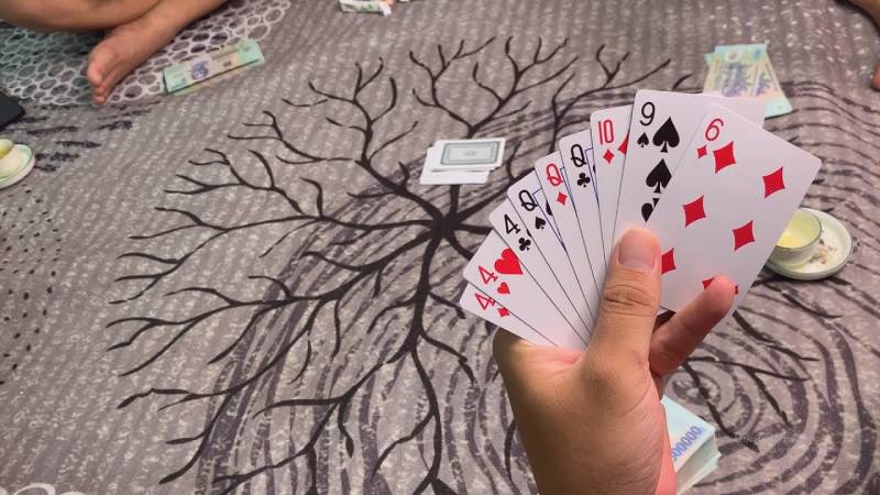 Cách Dùng Chiến Thuật Bài Ngắn Hạn Để Áp Đảo Đối Thủ 5 Dùng bài trung bình để xoay chuyển tình thế