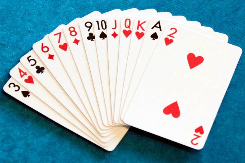 Cách Nhận Diện Các Lá Bài: Nhìn Nhanh, Nhớ Lâu, Chơi Bài Tốt 4 Ghi nhớ giá trị lá bài để biết mạnh hay yếu